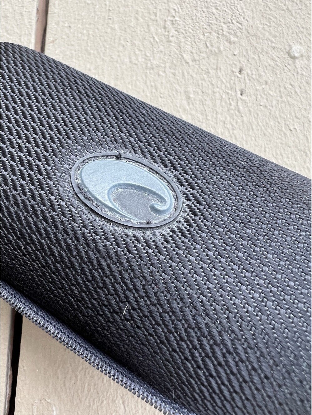 Costa Del Mar Sunglasses Hard Zip Up Clam Shell Style Case Black With Gray Logo.
